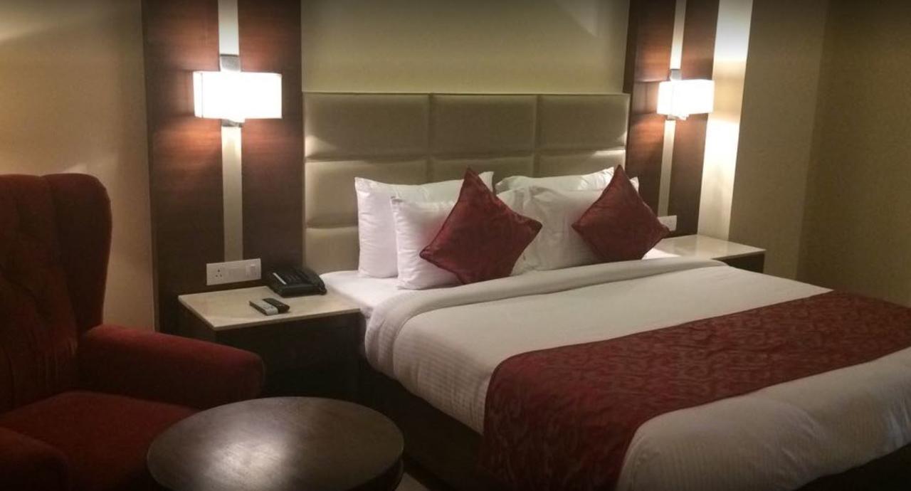 Continent Hotel Nawanshahr Nawāshahr Eksteriør bilde