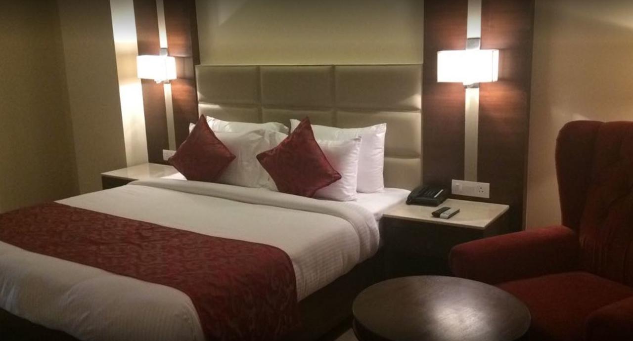 Continent Hotel Nawanshahr Nawāshahr Eksteriør bilde